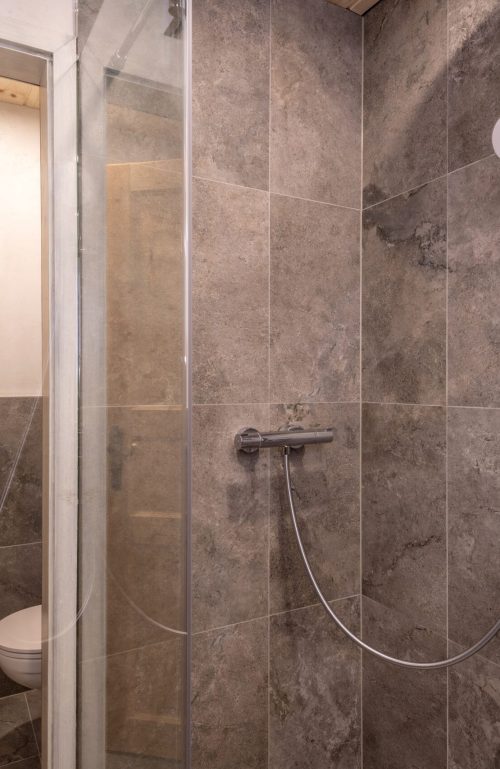 Badezimmer Familiensuite 2 Hotel Frohnatur Tirol - midres